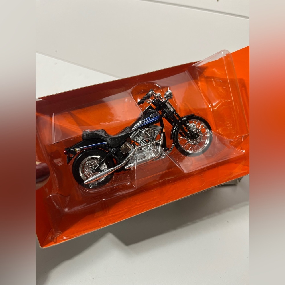 Harley Davidson Bad Boy replica - Picture 4 of 5